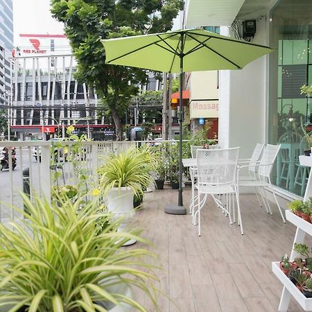Mali @Silom Boutique Hotel Bangkok Bagian luar foto