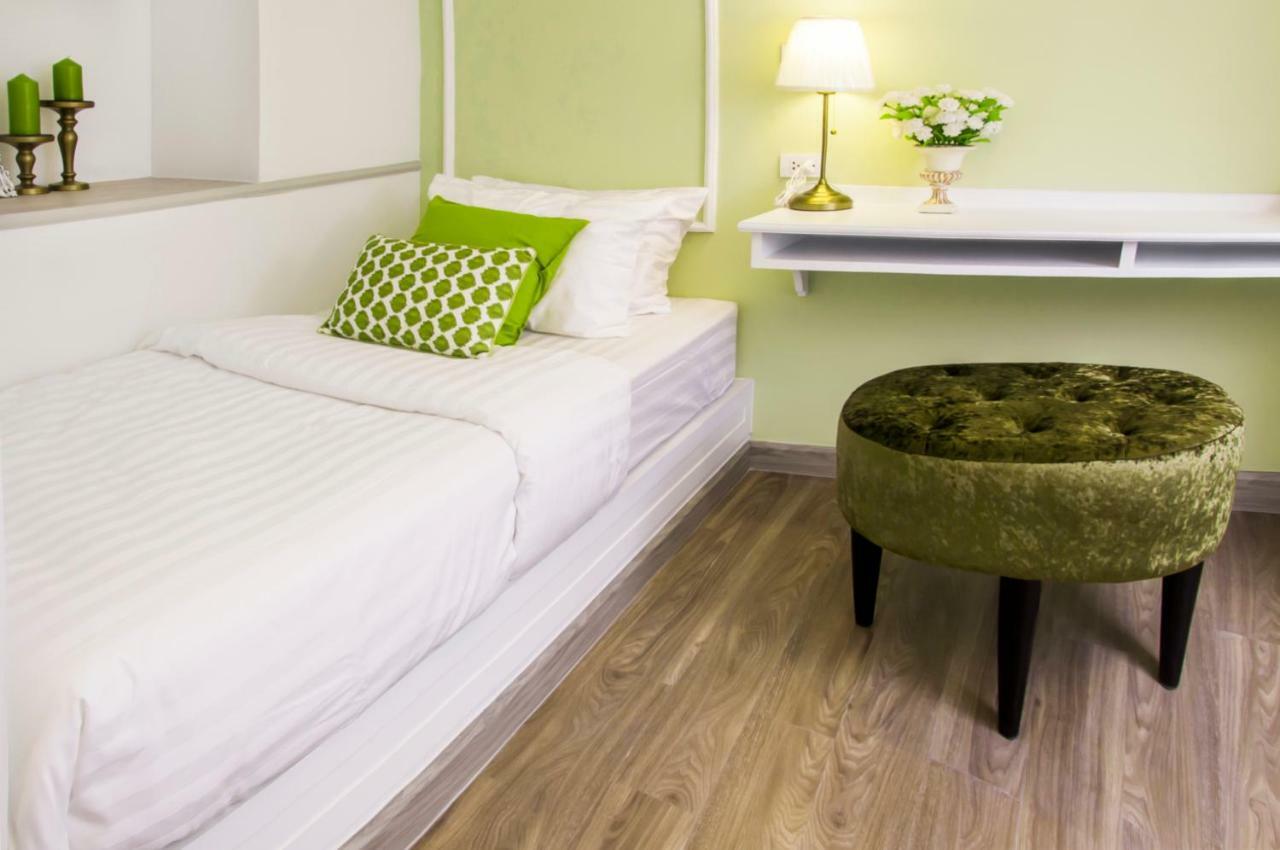 Mali @Silom Boutique Hotel Bangkok Bagian luar foto