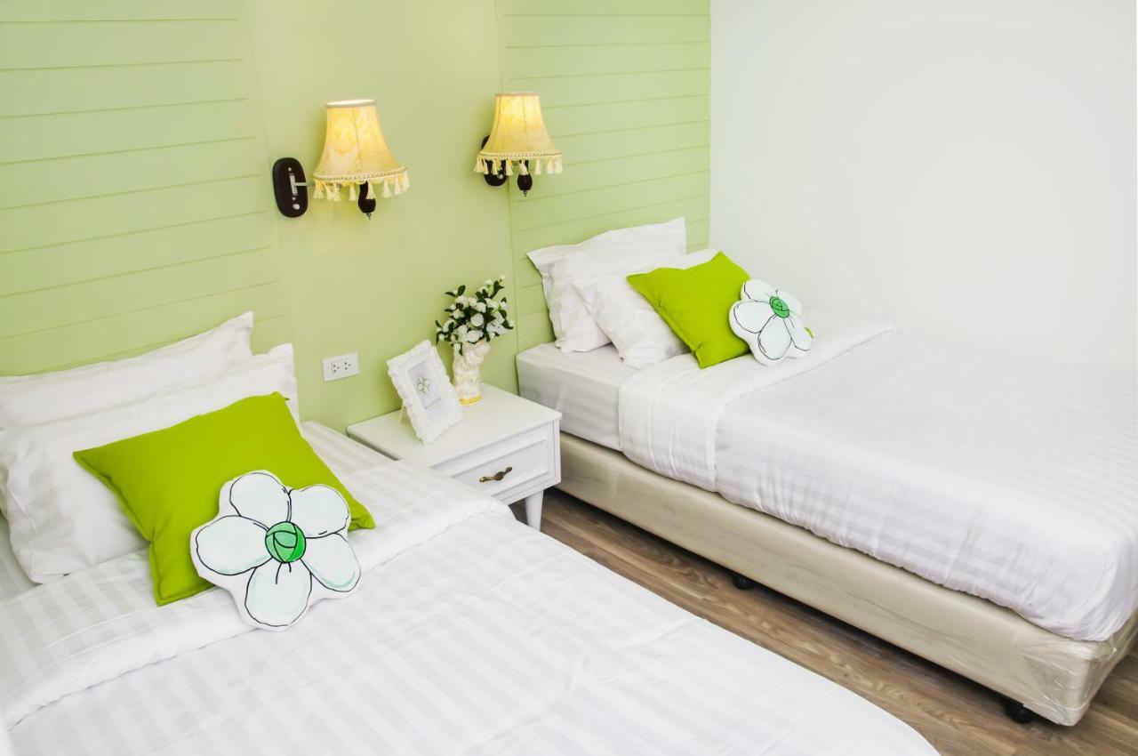 Mali @Silom Boutique Hotel Bangkok Bagian luar foto